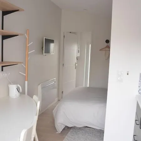 Studio Confortable Avec Terrasse Privee Le Pellerin Exterior photo